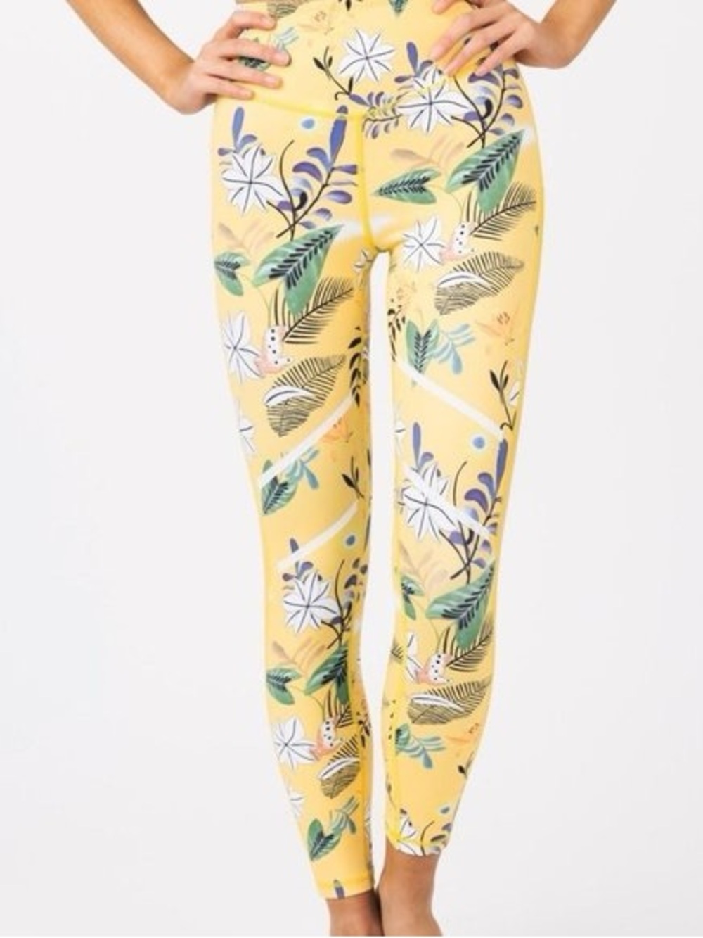ZYIA Active Floral Reflective Light n Tight Hi Rise 7/8 Leggings 2 NWT